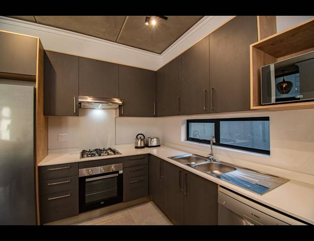 3 BEDROOM TOWNHOUSE FOR SALE IN MENLO PARK